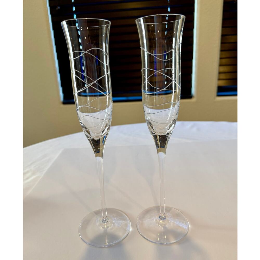 Nambé Motus Crystal Champagne Flutes Toasting Glasses - Pair of 2